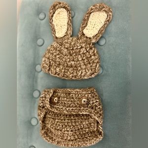 🌶️ Newborn Bunny hat and diaper cover.